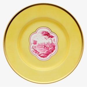 Seems Right At Home With This Look From Gucci Fall - Plate