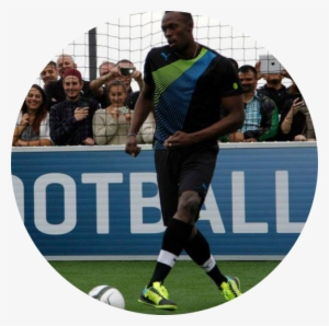 Usain Bolt Plays Football In Dortmund - Usain Bolt Football Hd