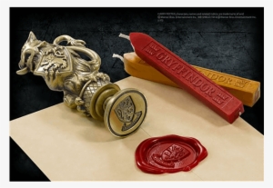Harry Potter Gryffindor Wax Sealing Kit Zing Pop Culture - Gryffindor (harry Potter) Wax Seal By Noble Collection