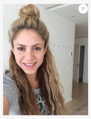 Shakira Au Naturel Et Sans Maquillage Avant De Fêter - Shakira Without Makeup