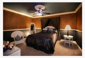 Guest Room At California Castle - Bedroom