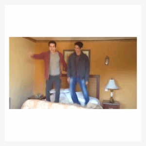 Teen Wolf Season 3 Behind The Scenes Tyler Dylan Bed - Tyler Posey