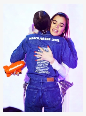 Millie Bobby Brown And Hailee Steinfeld At The - Millie Bobby Brown Kca 2018