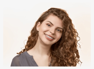 Adult Man With Traditional Braces - Cabelos Cacheados Com Loiro Escuro