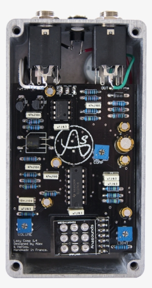 The Sound Entering The Lazy Comp Is Copied Into 2 Paths - Electrical Connector