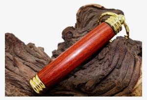 This Beautiful Keychain Contains A Secret Compartment - Arrow