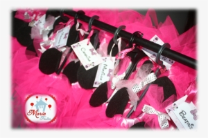 Todas As Suas Amigas No Início Da Festa Foram Presenteadas - Basic Pump