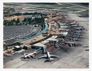 Chocan Dos Aviones En El Aeropuerto De Madrid - Madrid Barajas Terminal 1