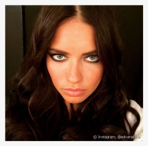 Adriana Lima Explicou Que Consegue O Visual Descolado - Adriana Lima