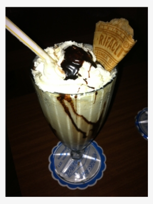 "batido De Plátano, Helado De Vainilla, Leche Y Sirope - Sundae