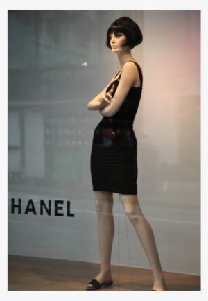 41733 Story Inline Image - Little Black Dress