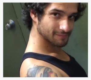 Tyler Posey Dévoile Son Nouveau Tatouage Et C'est Stylé - Tyler Posey