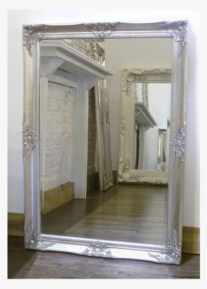 An Overall View Of This Stylish Classic Mirror In A - Big Vintage Wall Mirrors