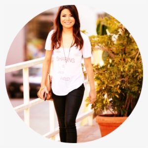 นักร้อง Miranda Cosgroveนักร้อง Miranda Cosgrove นักร้องmiranda - Girls In Casual Look