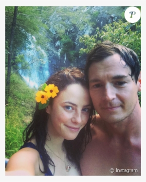 Kaya Scodelario Et L'acteur Benjamin Walker Se Sont - Кая Скоделарио Бегущий В Лабиринте