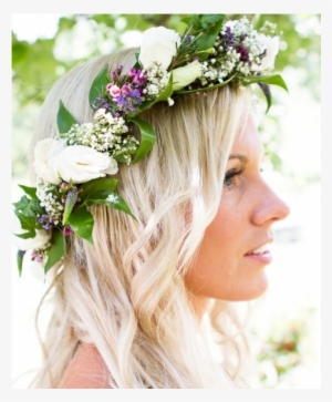 This Is Also A Look That Your Bridesmaids Can Adorn - Kiaras Con Flores Naturales