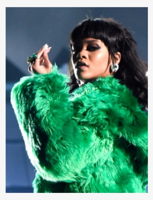 Will Rihanna Have To Pay A B*tch Lots Of Money - Rihanna Green Versace
