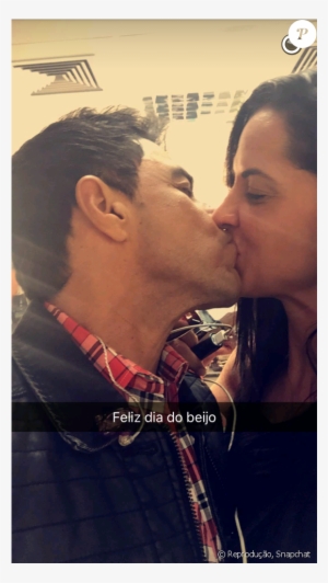Zezé Di Camargo Também Deu Um Beijo Em Graciele, Sua - Zezé E Graciele Beijo