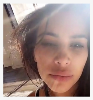 Kim Kardashian Démaquillée Et Pas Coiffée - Kim Kardashian