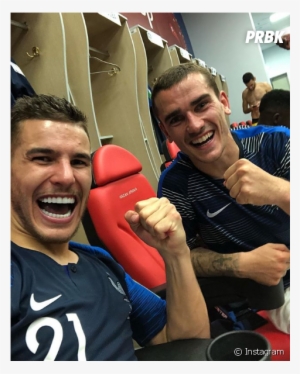 Antoine Griezmann Taclé Par Sergio Ramos - Lucas Hernandez Et Antoine Griezmann