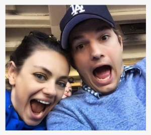 El Actor Ashton Kutcher Y Su Esposa Mila Kunis - Mily Kunis Ashtona Kutcher Baby