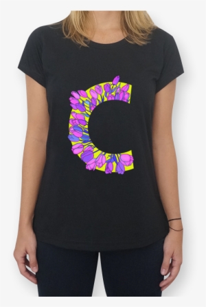 Camiseta Monograma Floral C De Eveline Pezzinina - Camiseta Nossa Senhora Das Graças