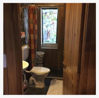 Logcabin Exterior - Bathroom