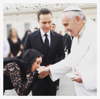 Anahi Recebe O Papa Francisco No México Após Compôr - Besa La Mano Del Papa Francisco