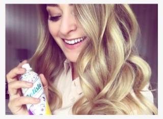 Female Influencers - Blond