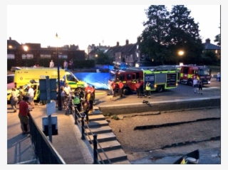Teddington Rnli And Other Emergency Services On Scene - Rnli Teddington Lifeboat Station