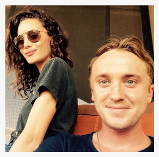 Tom Felton Et Sa Chérie Jade Olivia À Maui / Photo - Tom Felton Jade Olivia