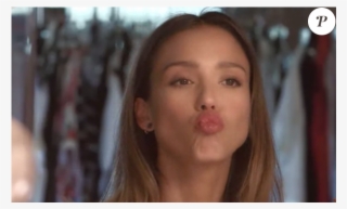 Jessica Alba Dans Une Vidéo Punchy Pour Le Site De - Hair Coloring