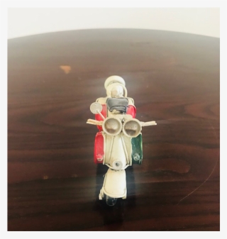 Previous - Next - Figurine