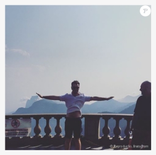 Sam Smith Postou Uma Foto Em Seu Perfil No Instagram