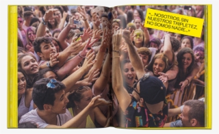 “desnudos De Prejuicios” It's A Book That Shows Off