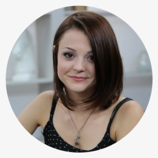 Kat - Kathryn Prescott