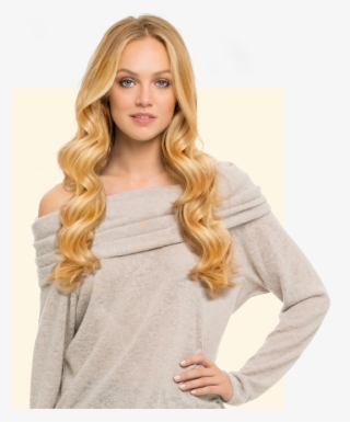 A Pretty Woman Wearing Remy Hair Extension - Tipos De Cuellos En Sueters