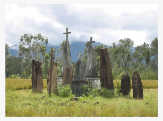 Ancient Malagasy By Robin Taylor │cc By Sa-2 - Cross