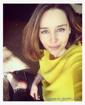 A Atriz Londrina Emilia Clarke É Conhecida Por Seus - Emilia Clarke Instagram