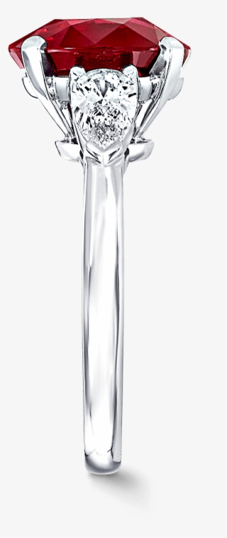 Side View Of A Classic Graff Ring Featuring An Oval - Engagement Ring