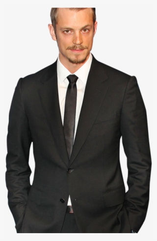 Joel Kinnaman On Lola Versus, Bulking Up For Robocop, - Tuxedo