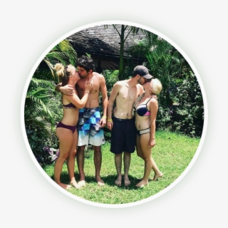 Couples-kissing - Vacation