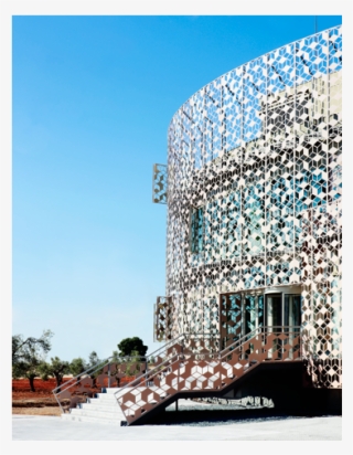 A Late-'70s Office Building In Arganda Del Rey, Spain, - Commercial Building