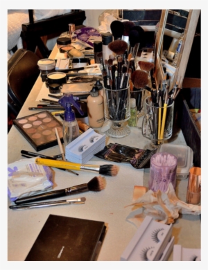 Using Quality Brands And Tools For A Flawless Makeup - Make-up Artist