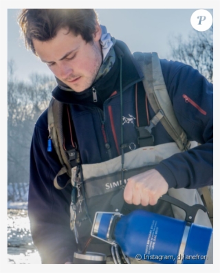 Dylan, Le Petit Frère De Zac Efron, À La Montagne - Water Bottle