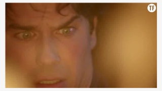 Damon Brûle Elena Dans La Saison - Close-up