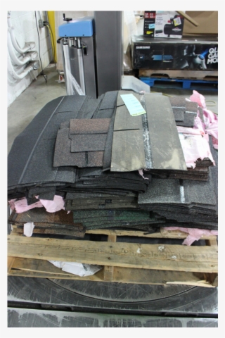 Pallet 7 Pcs Hardware Customer Returns Owens Corning - Plywood