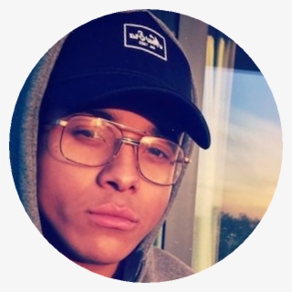 Adamwaithe - Selfie