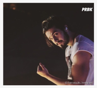 Luan Santana Publica Foto Sem Camisa Durante Viagem - Camisas Que Luan Santana Usa