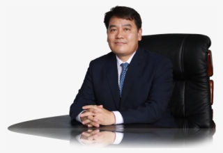 Ceo Go, Byung Gil - Sitting